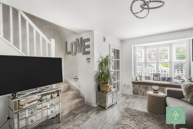 20 Laidlaw Drive, London photo 4