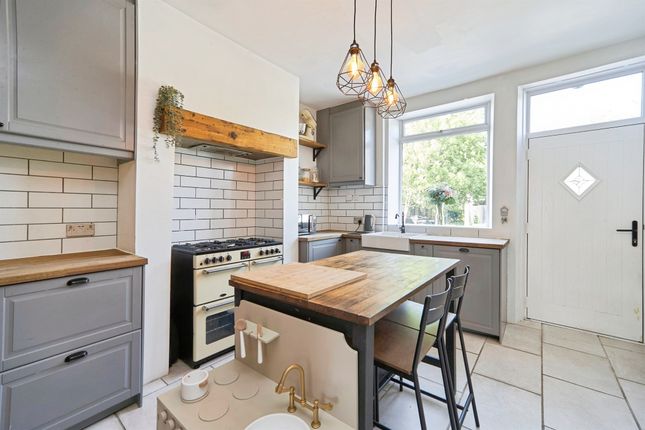 8, South View Terrace, LEEDS photo 3