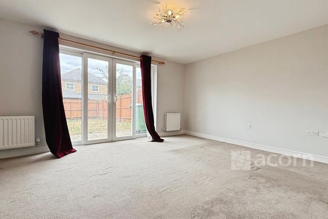73, Rainbow Road, Erith photo 3