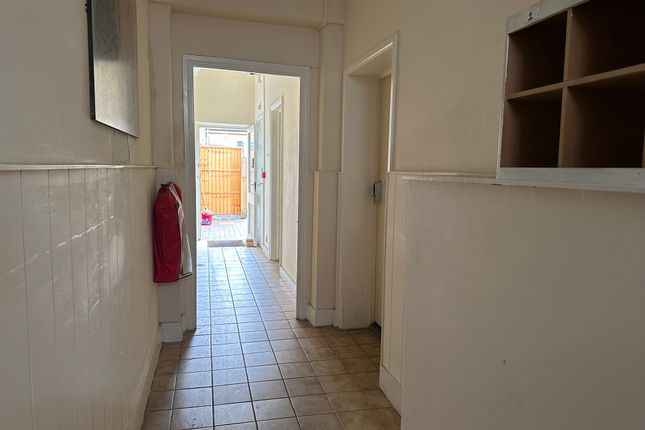 Flat 3, 13, East Reach, Somerset photo 2