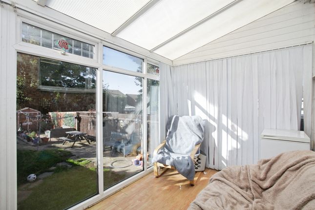 31, Fenwick Drive, RUGBY photo 4