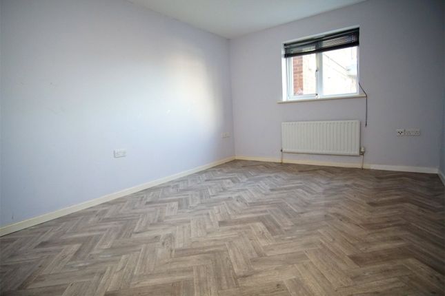 54, James Watt Way, Erith photo 3