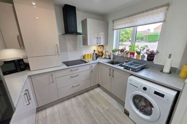 5 Peakes Croft, Doncaster photo 3