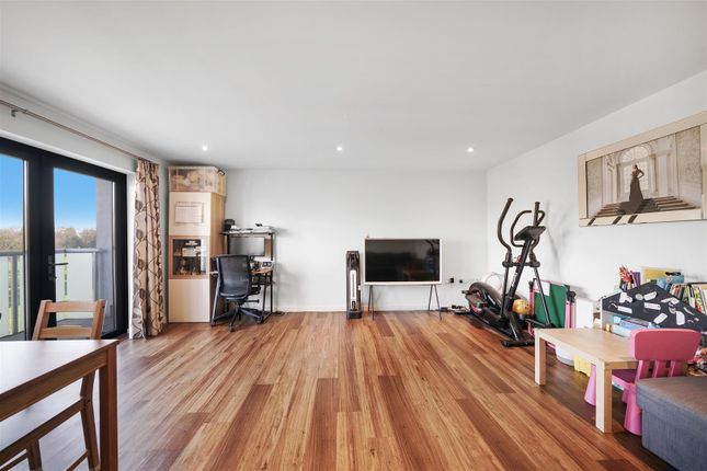 Flat for sale in Williams Way, Wembley