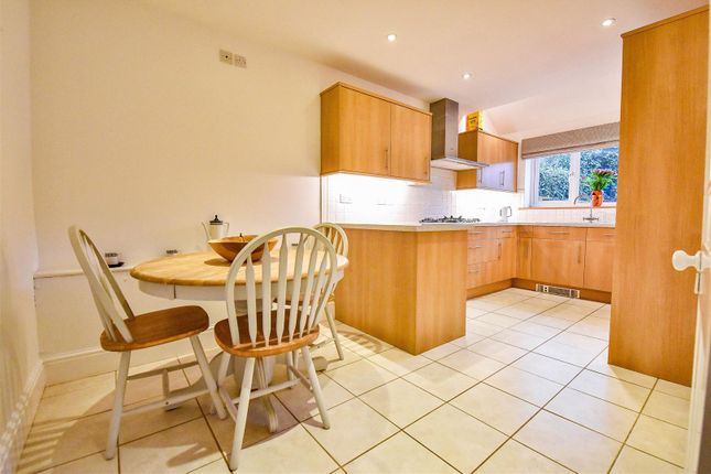 26, Dursley Road, Dursley photo 2