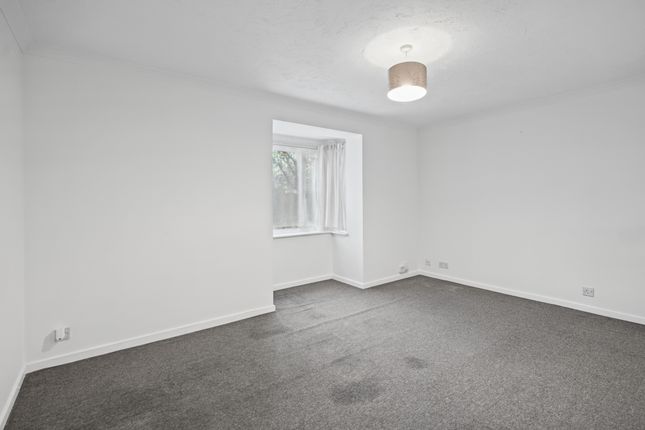 Lowdell Close, West Drayton photo 4