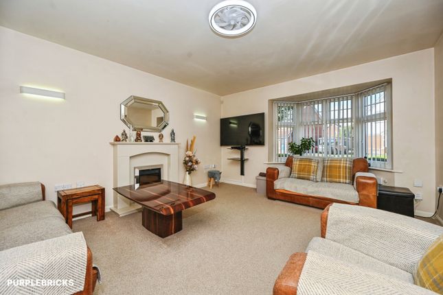 Makerfield Drive, Newton-le-Willows photo 2