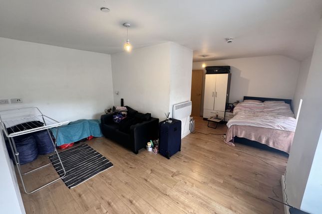 Apt 8, Sandford Place, Leeds photo 2