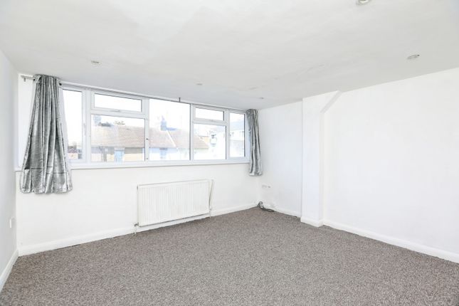 Flat 7,, Portland House, Sheerness photo 2
