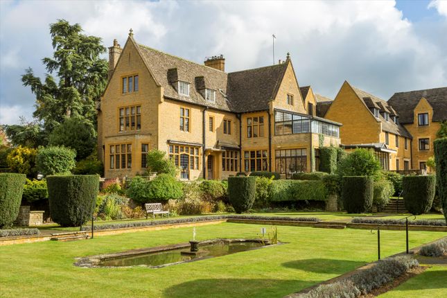 Flat for sale in Stow On The Wold, Cheltenham, Gloucestershire