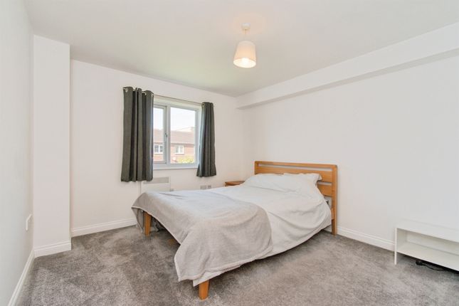 20, Lagentium Plaza, Leeds Road, CASTLEFORD photo 4