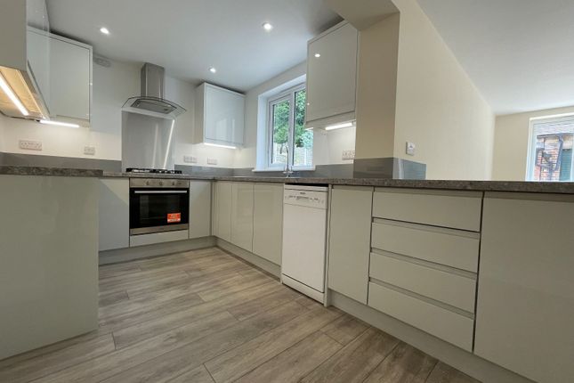 Flat 1 Little Garlands, 8, New Town Road, Uckfield photo 2
