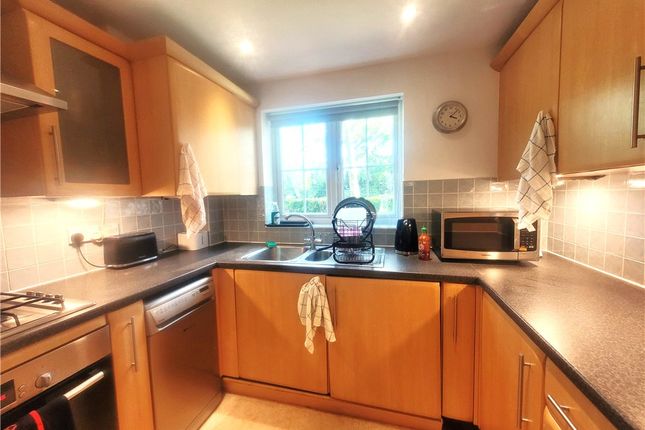 Flat to rent in Fircroft Road, Englefield Green, Egham, Surrey