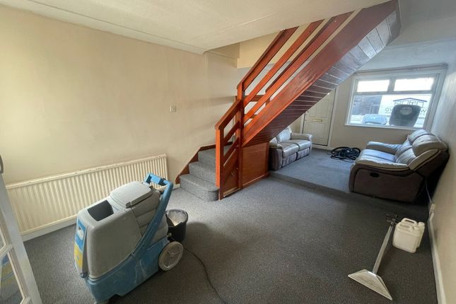 52, Gordon Road, High Wycombe photo 2