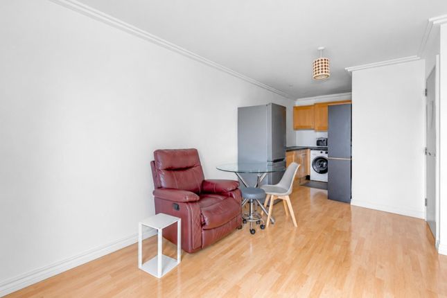 Flat 131, Trentham Court, Victoria Road, Acton photo 4