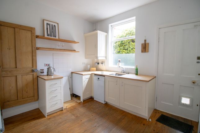 4 South Knighton Road, Leicester photo 2