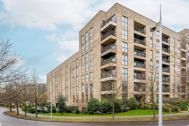 Thumbnail Flat to rent in Lakeside Drive, Park Royal, London