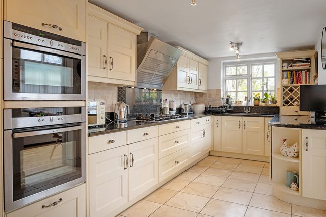 Town house for sale in Bilton Road Rugby, Warwickshire