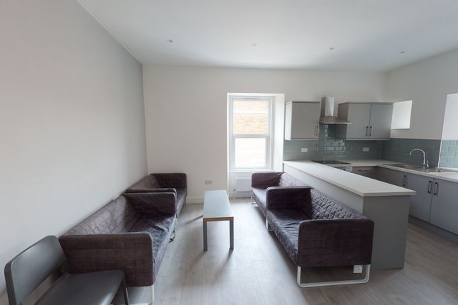 104c-Pembroke-Road-0