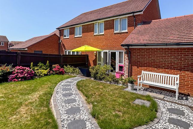 8, Etherington Place, Littlehampton photo 2