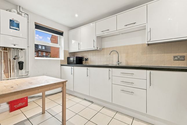 Cavell Court, BISHOP'S STORTFORD photo 4