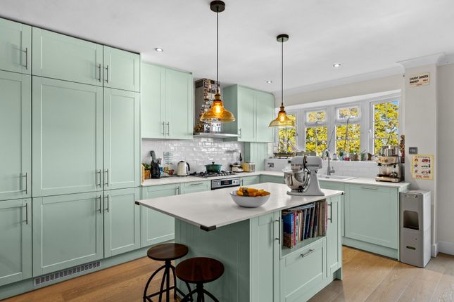 Hillview Close, Purley photo 3