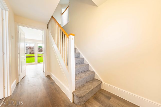 14, Salo Way, Bedworth photo 2