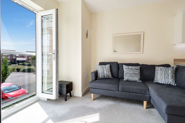 37, Mallard Close, Southam photo 2