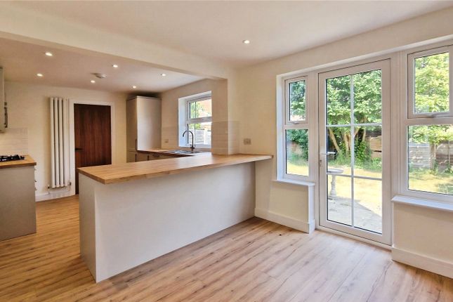 6, Thomas Drive, Bracknell photo 2