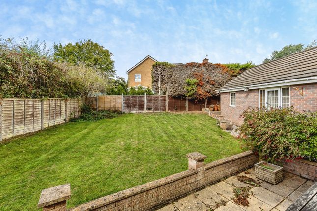 16, Tyler Close, Bristol photo 2