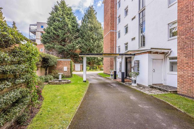 Flat for sale in The Avenue, Westbourne, Bournemouth