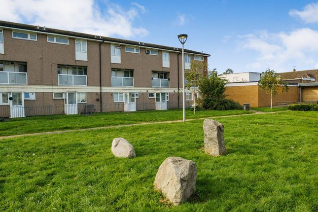 Thumbnail Flat for sale in Macers Court, Broxbourne