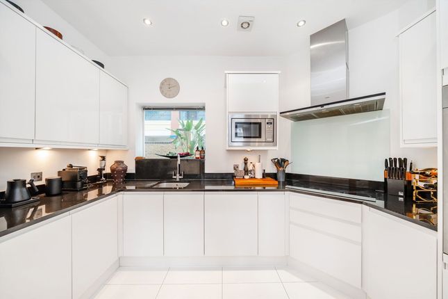Flat 6, 9, Devonhurst Place, London photo 3