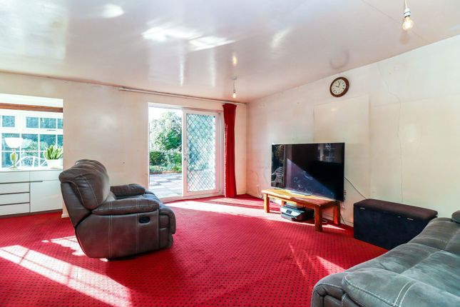 23 Margaret Close, Abbots Langley photo 2