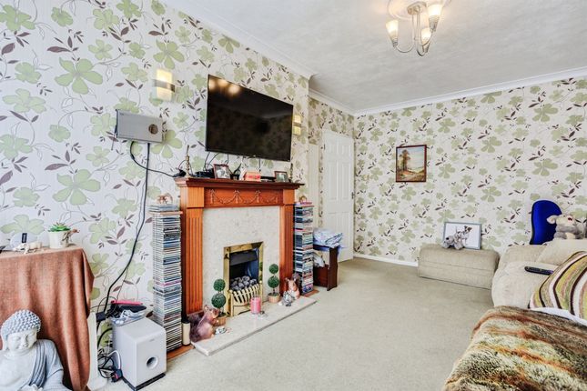18, The Close, WAKEFIELD photo 4