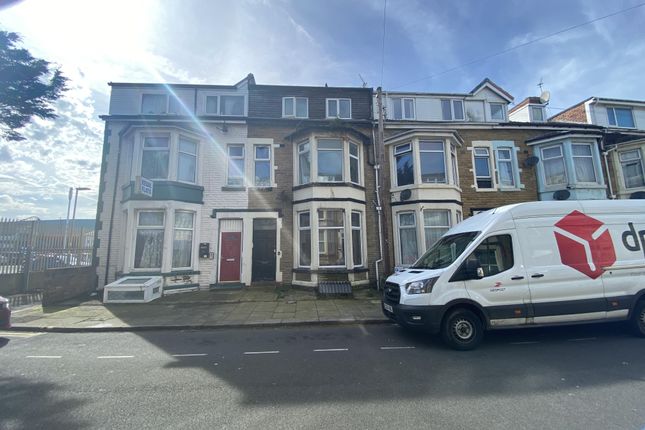 15 Flats 1-6, Windsor Avenue, Blackpool photo 2