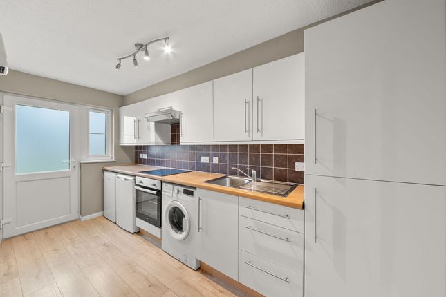 33, Clarkes Drive, Hillingdon photo 3