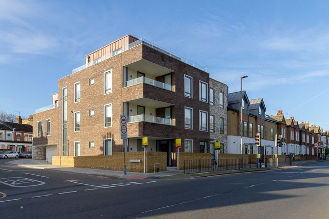 Thumbnail Duplex to rent in Fawe Park Road, London