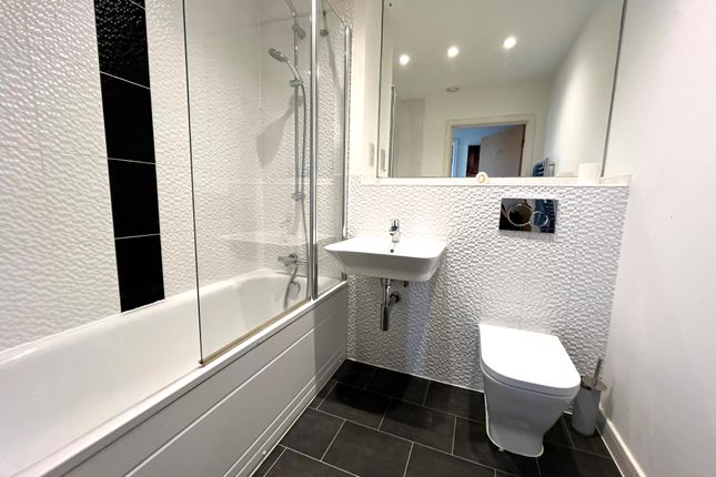 Apt 16, Birmingham photo 5