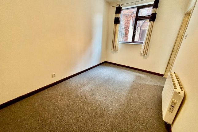 166C, Trinity Street, Gainsborough photo 2