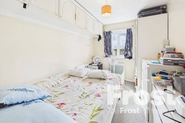 30, Bridgewater Court, Berkshire photo 4