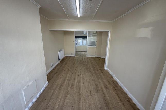 244, Nightingale Road, Edmonton photo 3