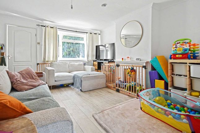 31, Riverdale, Farnham photo 2