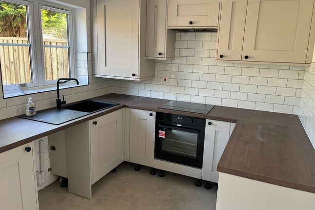 28, Rother Garth, Pontefract photo 5