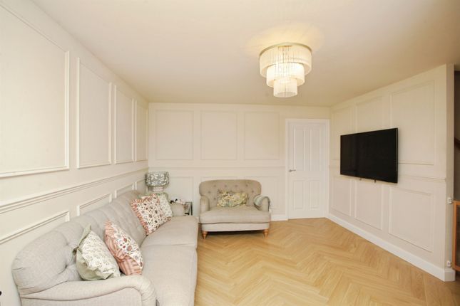 6, Emerald Close, Rugby photo 4