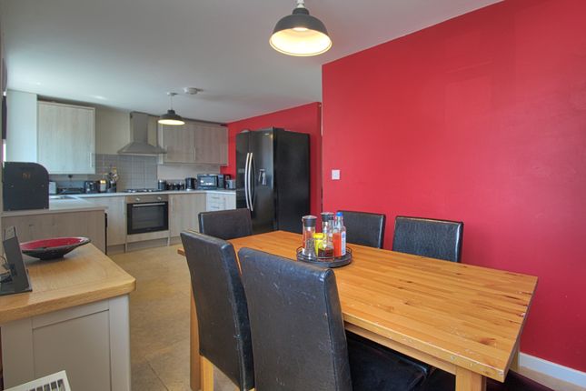16a, Woodward Road, Pershore photo 4