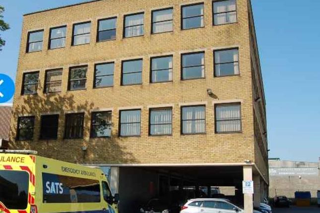 Office to let in Coles Green Road, London