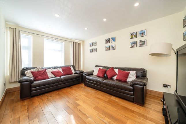 19, Barmouth Avenue, Greenford photo 2