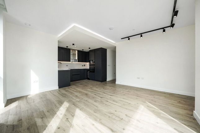 Flat to rent in 250 City Road, London