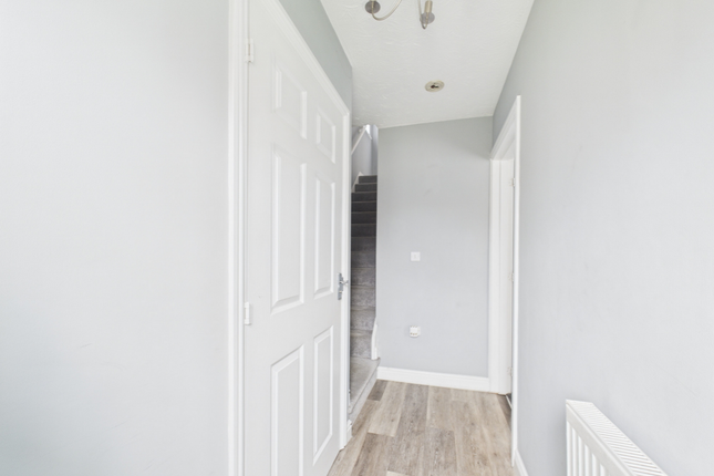 32, Easter Wood Close, Hull photo 2